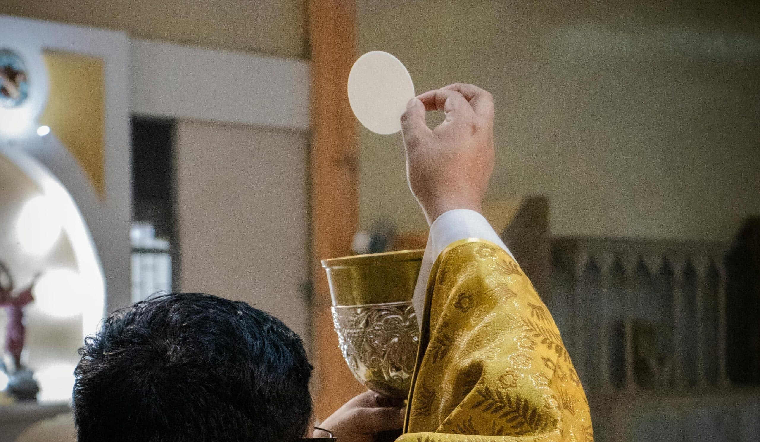 Eucharistia je ako srdce: Nie je za odmenu, je motorom nášho pokánia