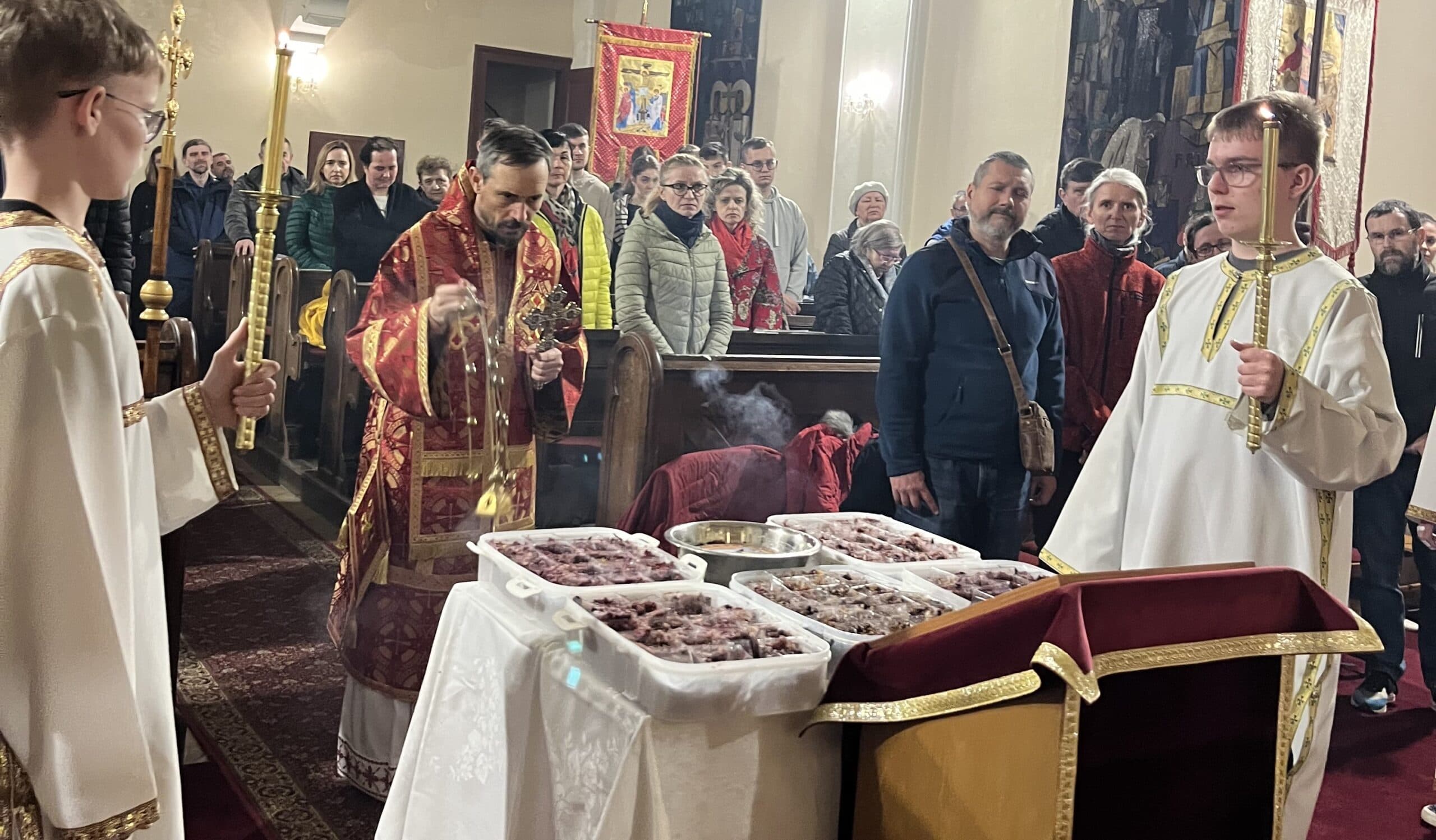 Požehnanie kolivy v predvečer Soboty svätého Teodora Tiróna v gréckokatolíckej Katedrále povýšenia Svätého Kríža v Bratislave. Foto: redakcia