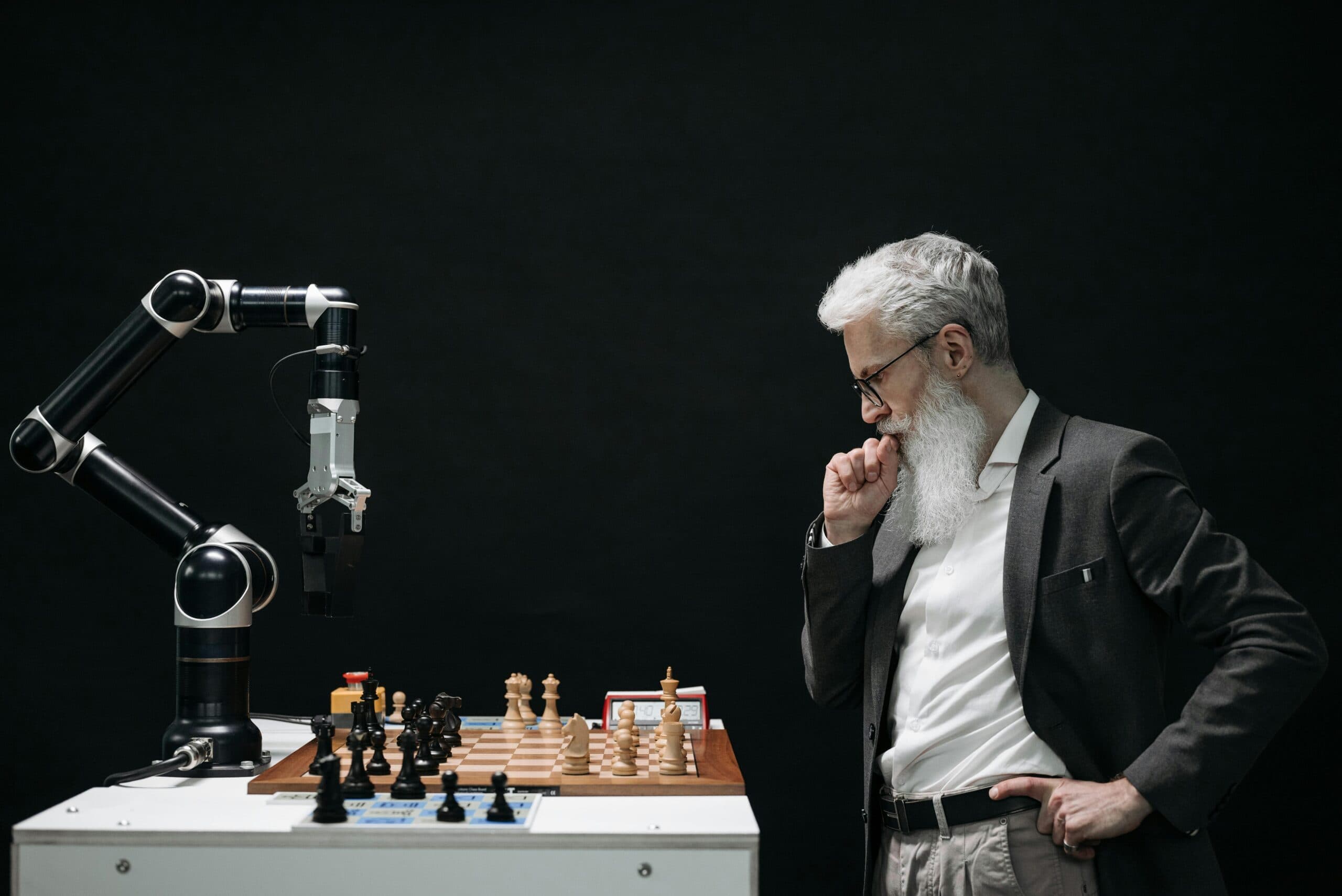 Prežijú umelú inteligenciu len tri povolania?