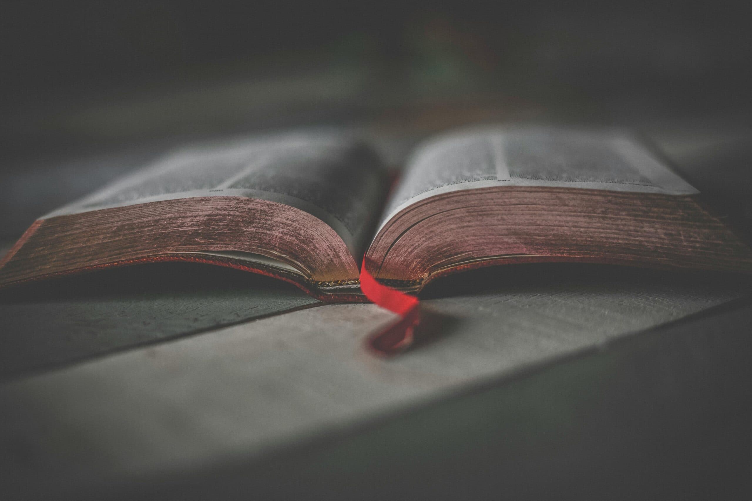 Ak je Biblia len rozprávka, prečo je v toľkých krajinách zakázaná?