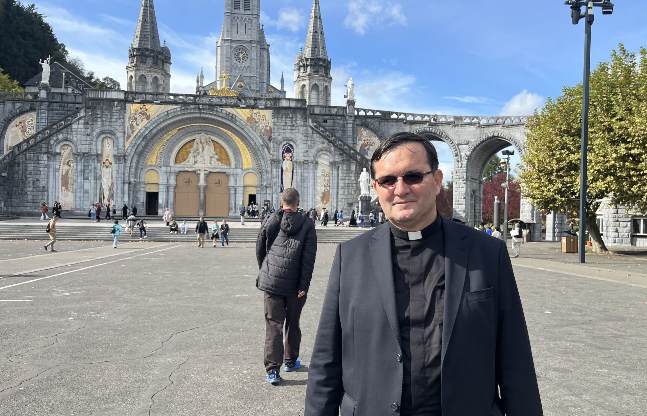 „Janko, teraz musíš povedať sebe to, čo kážeš druhým.“ Rozhovor s „lurdským rekordérom“ otcom Jánom Hudecom