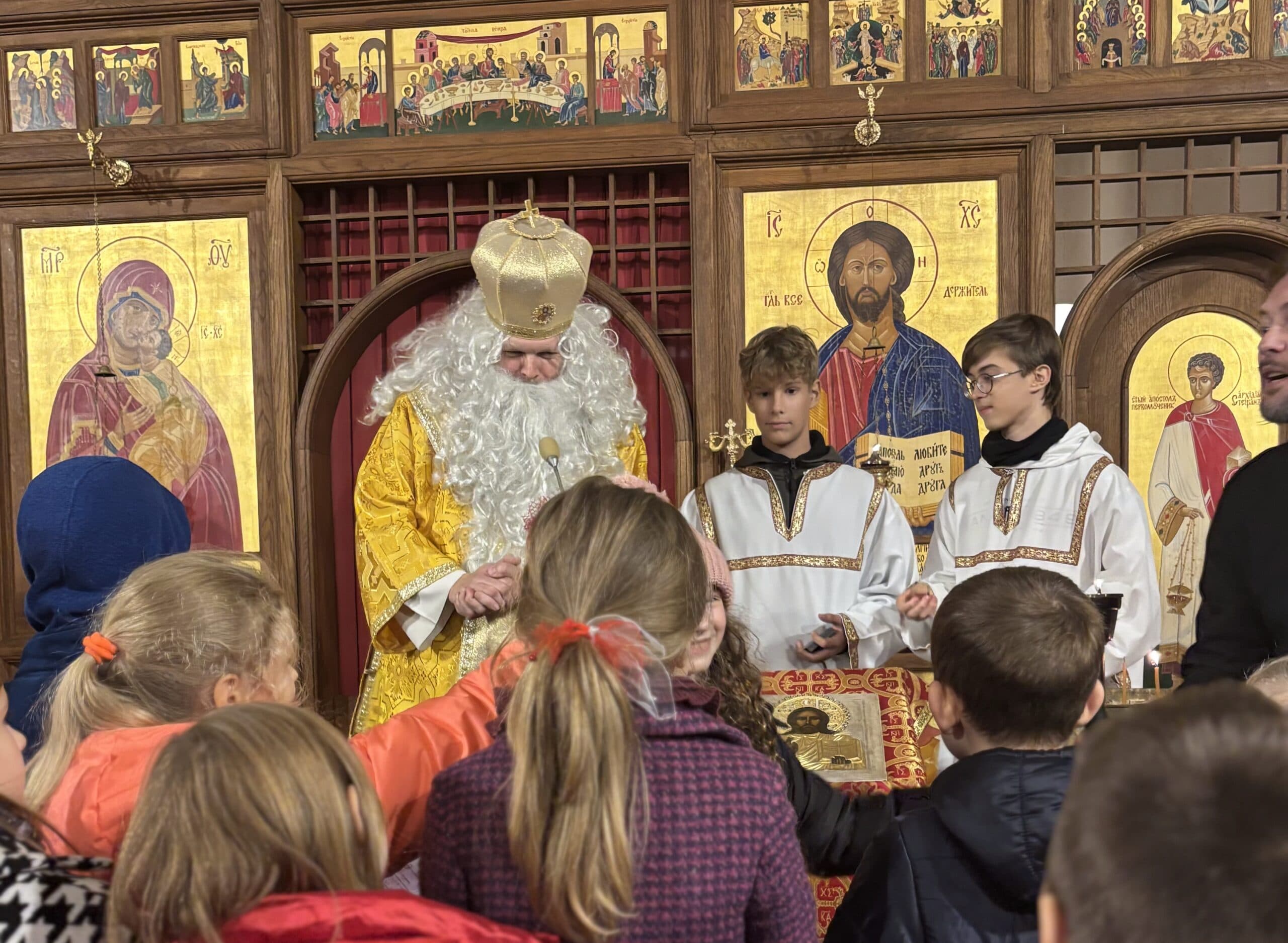 Mikuláš nosí tatove papuče!