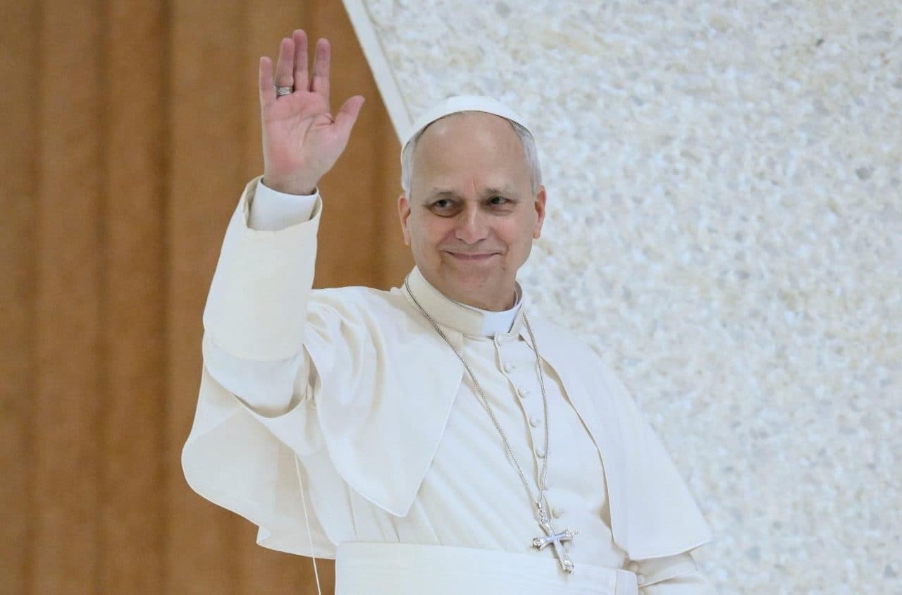 „Postavme stráž k svojim perám.“ Pápež vyzýva na pôst od slov