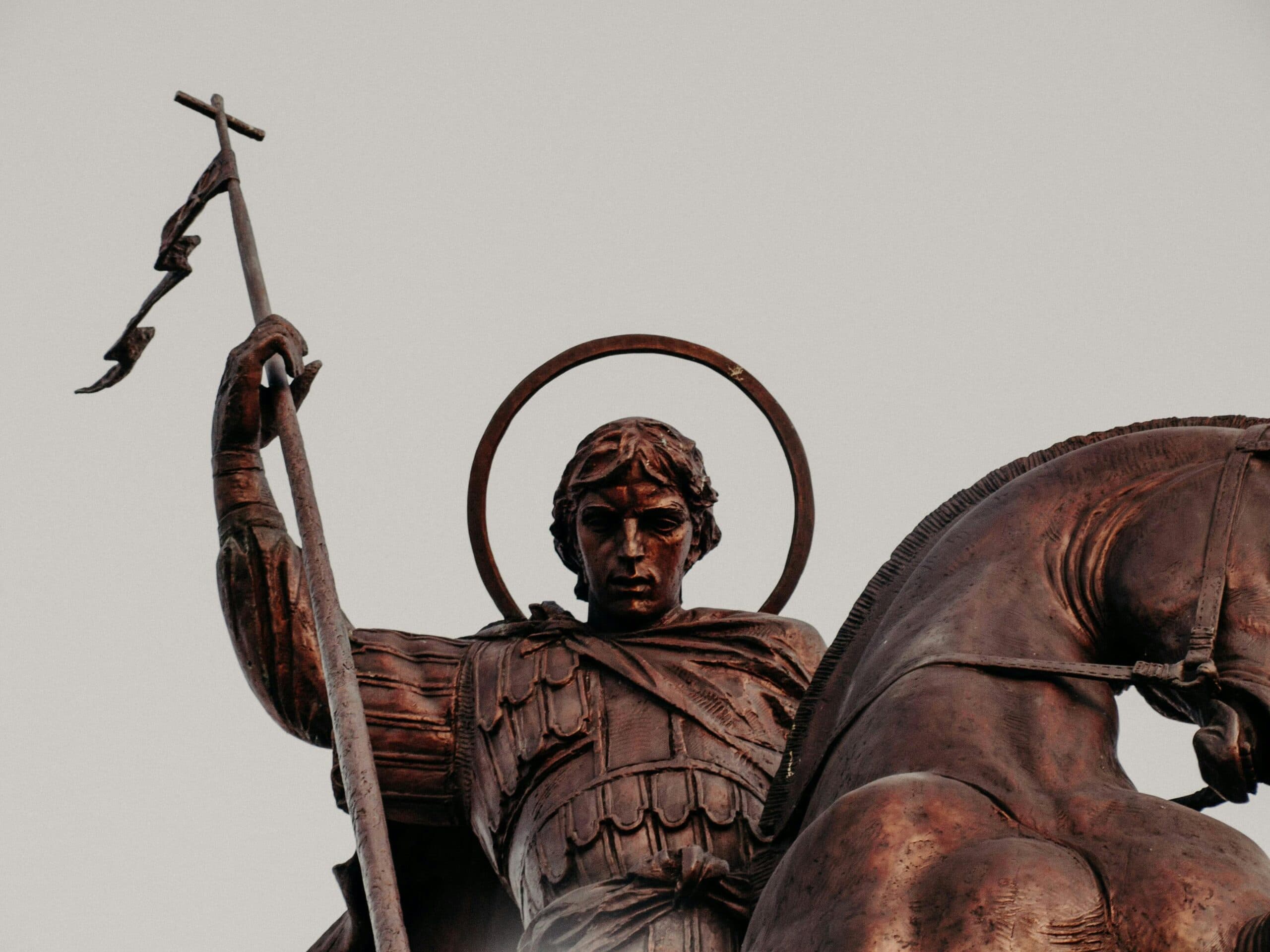 Apokryfy arcibiskupa Vasiľa: Rytieri ešte nevymreli… kým tu bude svätý Juraj