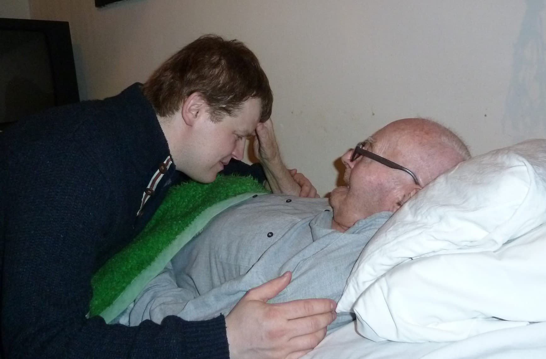 Silvester Krčméry dáva požehnanie Františkovi Neupauerovi, foto: archív respondenta