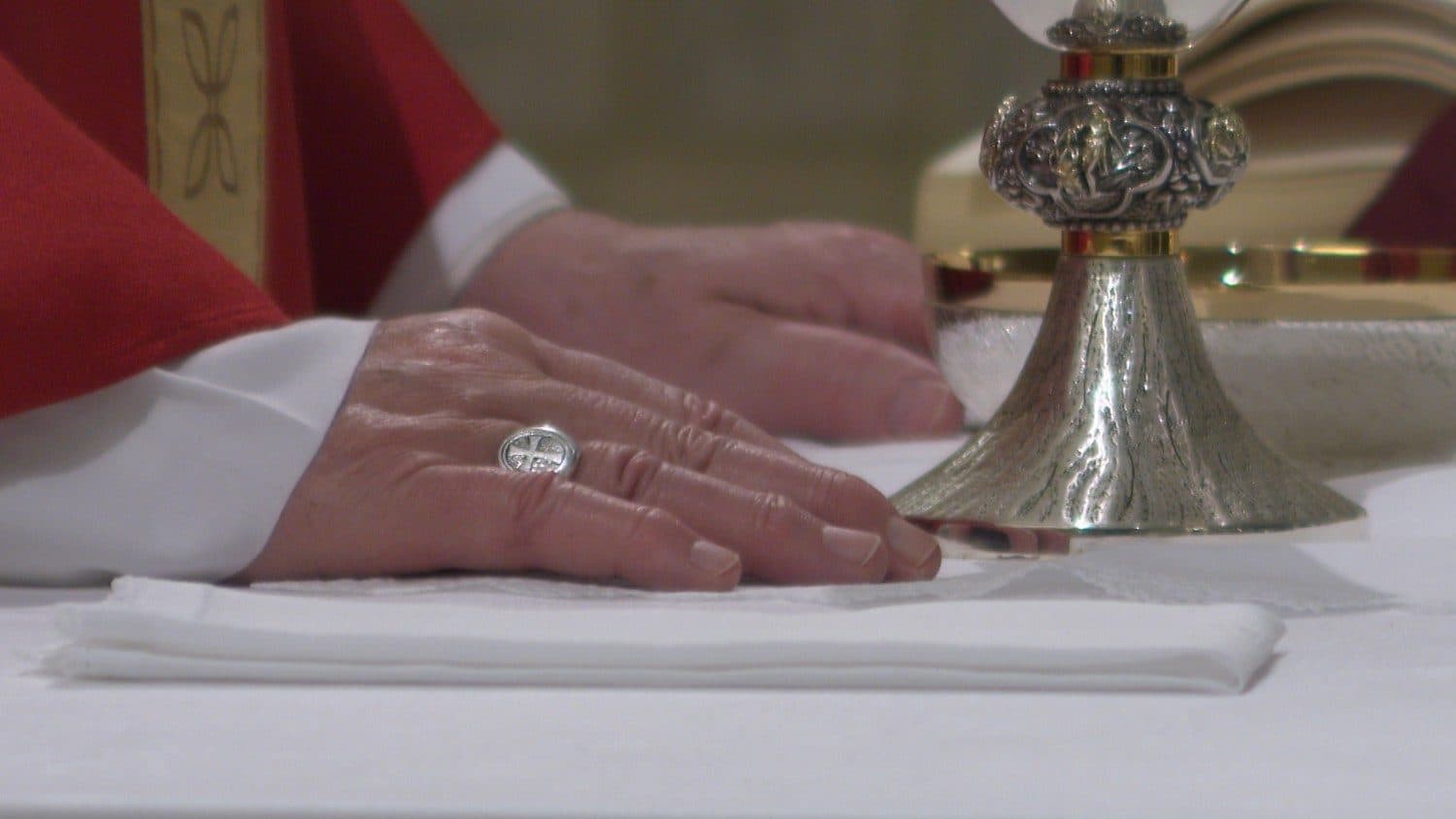 Krok za krokom svätou omšou: Otčenáš a znak pokoja kedysi a dnes