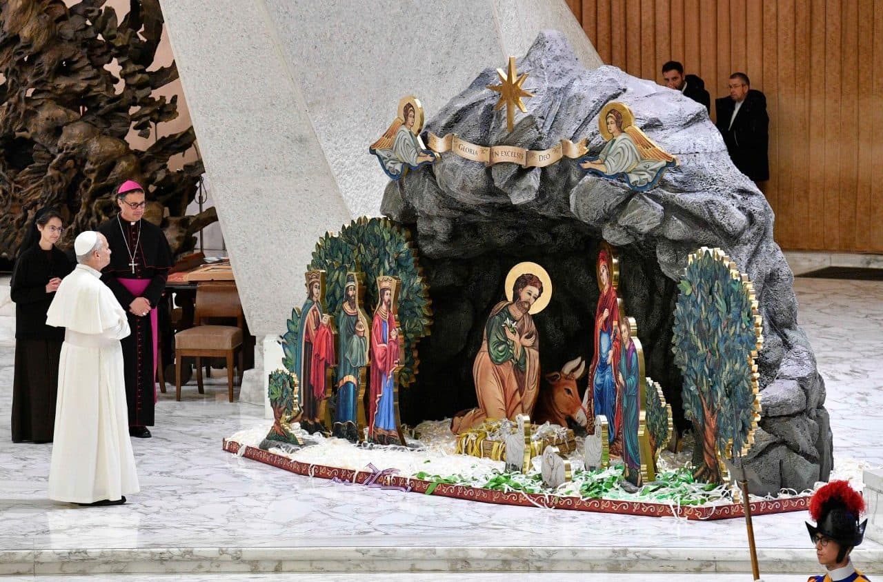 Namiesto nákupnej horúčky spoveď. Pápež varoval pred frenetickým aktivizmom v Advente