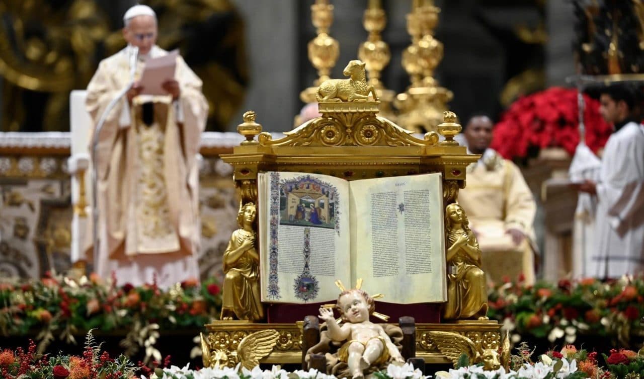 Pápež Lev XIV. počas svätej omše sviatku Narodenia Pána 25.12.2025