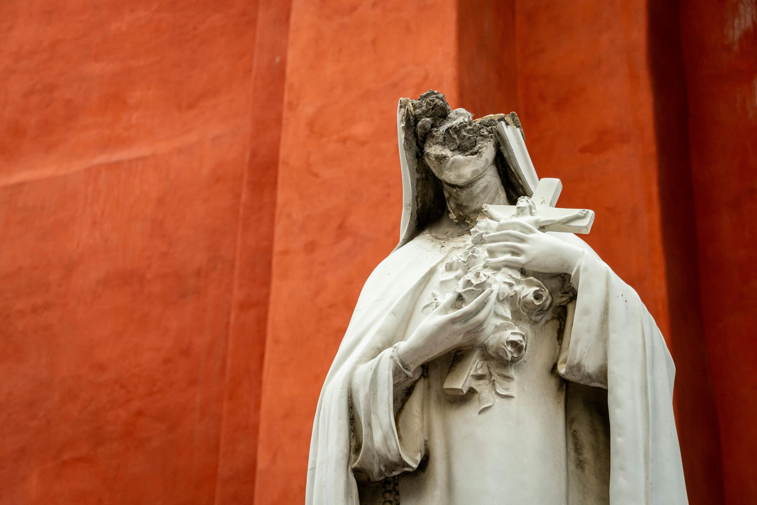 Keď sa vytratí rešpekt: Dva prešľapy voči kresťanstvu v európskych verejnoprávnych médiách